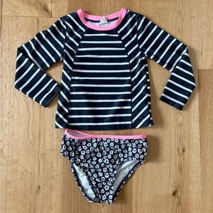 Gap rashguard bathing suit 3T VGUC